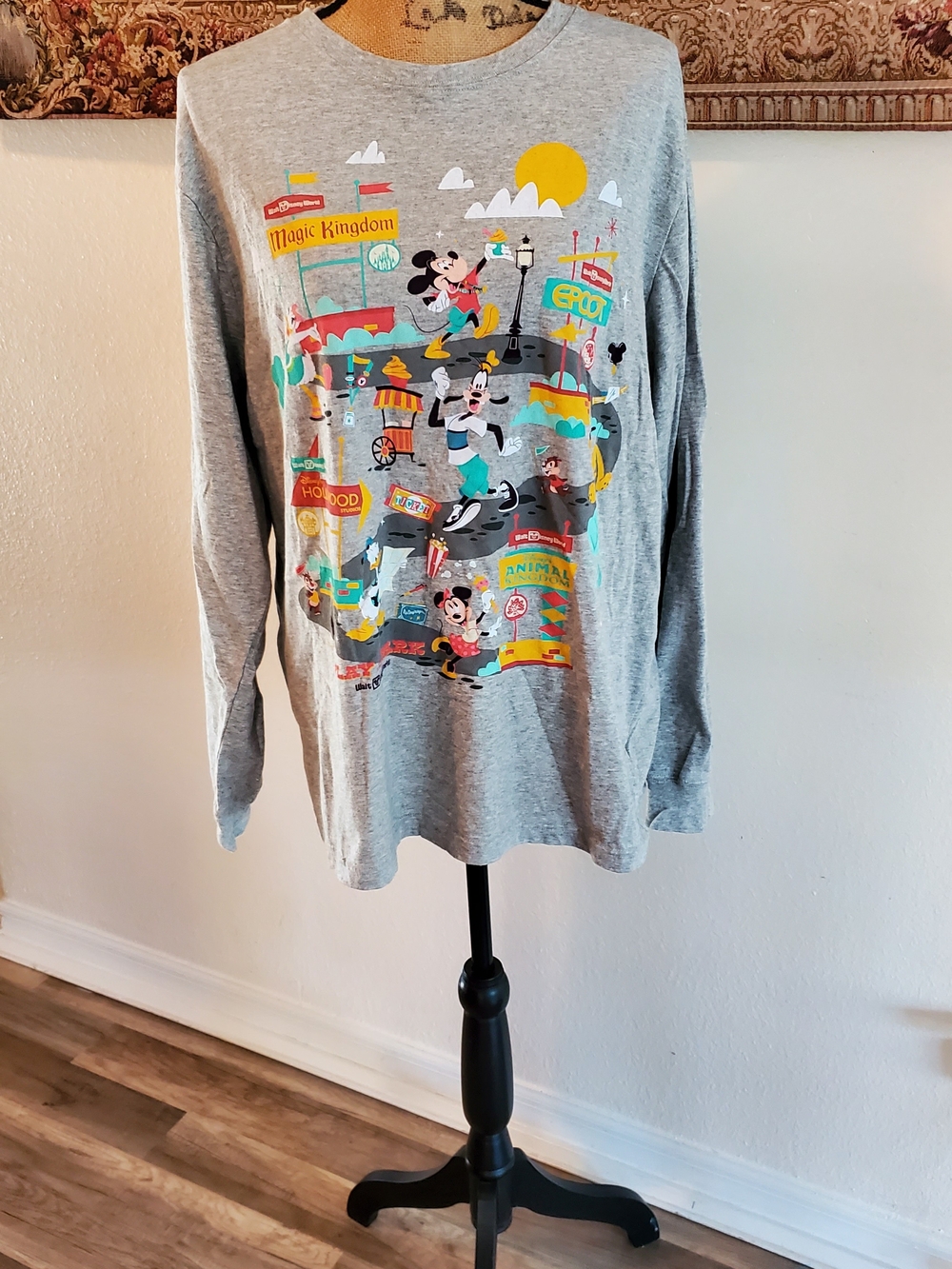 Disney Parks Play in the Park Long Sleeve L Gray WDW Mickey 4 Parks